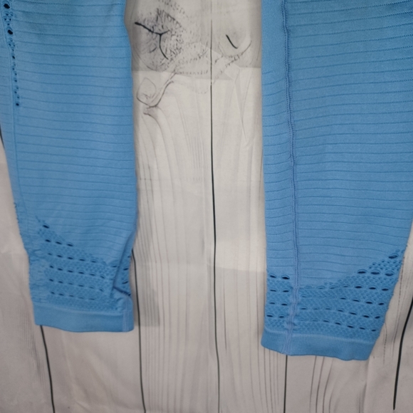 Gymshark Blue Leggings with Mesh Detail - Picture 6 of 15